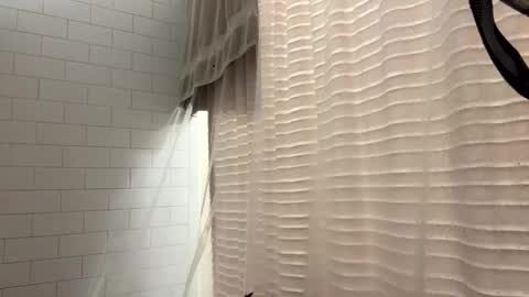 berriess_ online show from April 2026 01:20:01 PM