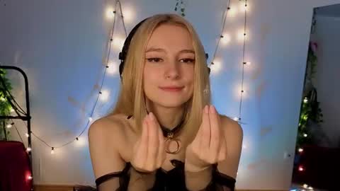 Hi Im NikaComing back online on Monday 3 online show from June 2026 08:52:01 AM