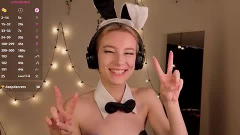 Hi Im NikaComing back online on Monday 3 online show from June 2026 07:20:01 AM