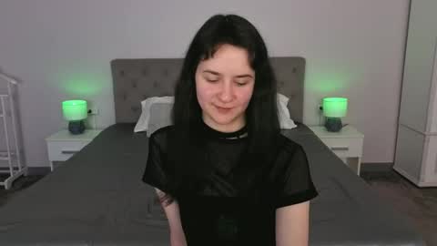 Violette online show from April 2026 08:18:01 PM