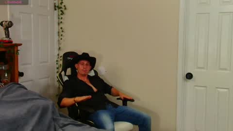 twitter zack1fisher online show from September 2025 02:22:02 AM