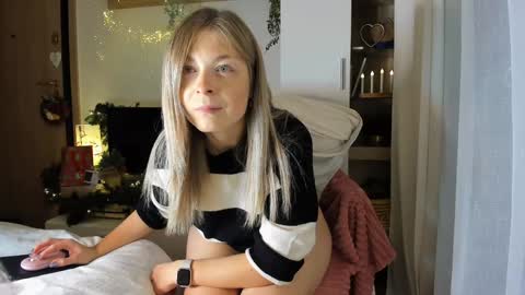 Snapshot of bestgirl_ofthe_neighborhood chatting on January 2025 06:45:02 PM Vicky online show from January 2025 06:45:02 PM