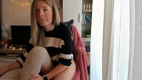 Snapshot of bestgirl_ofthe_neighborhood chatting on January 2025 08:41:01 AM Vicky online show from January 2025 08:41:01 AM