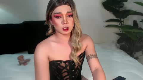 bestgirljulia online show from December 2025 05:52:02 PM