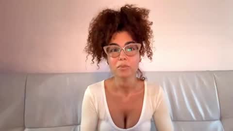 Bella online show from April 2026 04:18:01 PM