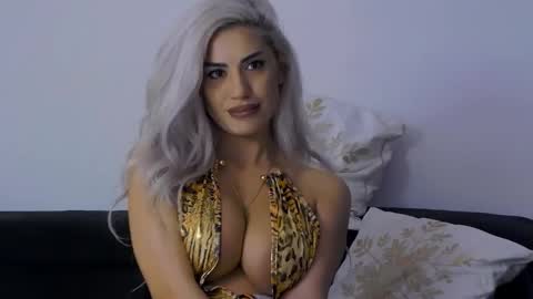 bethierusse online show from December 2025 05:24:01 AM