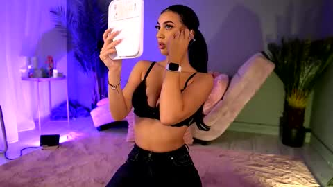 Betty online show from October 2025 04:20:02 AM