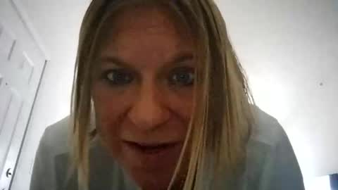 Snapshot of betsygore78 chatting on September 2025 01:14:02 PM betsygore78 online show from September 2025 01:14:02 PM