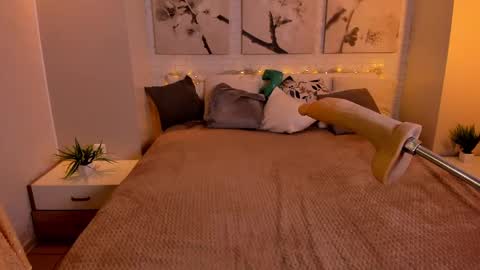 Snapshot of bettyrouse chatting on February 2025 09:35:02 PM Betty online show from February 2025 09:35:02 PM