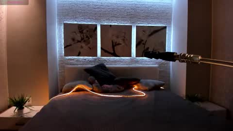 Snapshot of bettyrouse chatting on September 2025 08:20:01 PM Betty online show from September 2025 08:20:01 PM