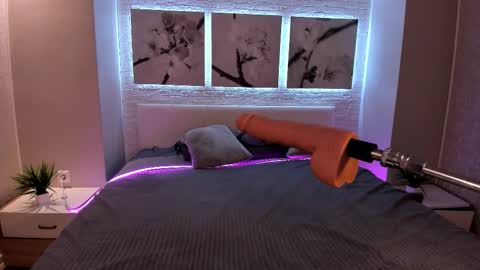 Snapshot of bettyrouse chatting on October 2025 08:40:02 PM Betty online show from October 2025 08:40:02 PM