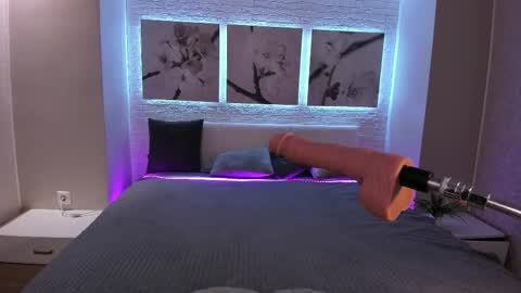 Snapshot of bettyrouse chatting on October 2025 08:20:01 PM Betty online show from October 2025 08:20:01 PM