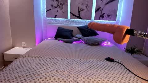 Snapshot of bettyrouse chatting on October 2025 08:21:02 PM Betty online show from October 2025 08:21:02 PM