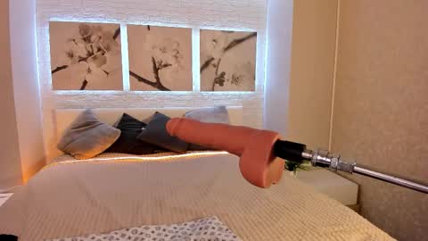 Snapshot of bettyrouse chatting on November 2025 08:18:01 PM Betty online show from November 2025 08:18:01 PM