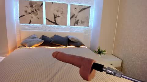 Snapshot of bettyrouse chatting on November 2025 08:19:01 PM Betty online show from November 2025 08:19:01 PM