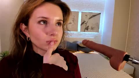 Snapshot of bettyrouse chatting on November 2025 08:19:01 PM Betty online show from November 2025 08:19:01 PM