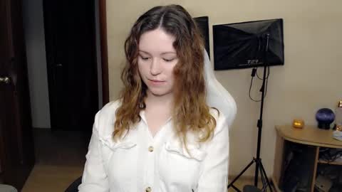 Betty online show from October 2025 07:59:01 PM