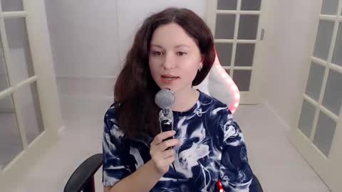 Betty online show from November 2025 05:25:01 PM