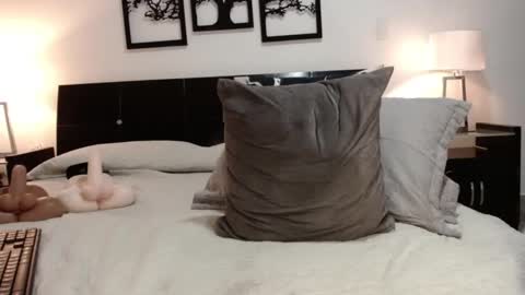 Catalina online show from December 2024 10:37:01 PM