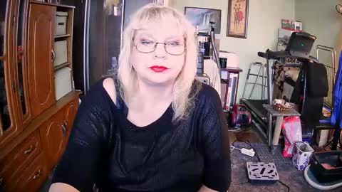 Snapshot of beverlyqcynia chatting on September 2025 11:48:01 AM BeverlyQCynia online show from September 2025 11:48:01 AM