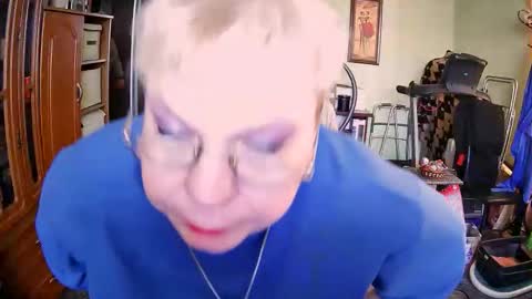 Snapshot of beverlyqcynia chatting on October 2025 11:10:01 AM BeverlyQCynia online show from October 2025 11:10:01 AM