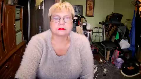 Snapshot of beverlyqcynia chatting on October 2025 10:56:02 AM BeverlyQCynia online show from October 2025 10:56:02 AM