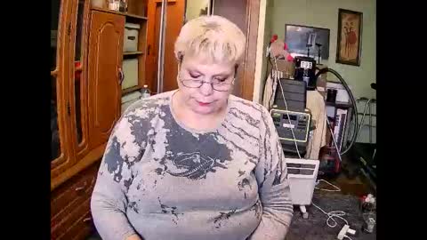 Snapshot of beverlyqcynia chatting on November 2025 08:48:02 AM BeverlyQCynia online show from November 2025 08:48:02 AM