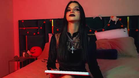 Beverly online show from October 2025 06:20:01 PM