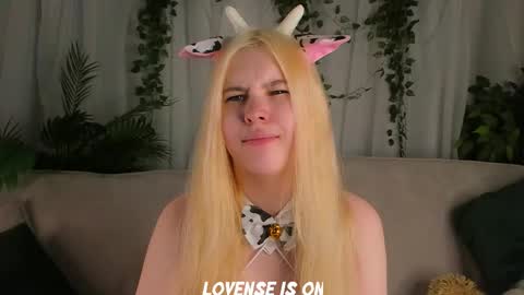 Snapshot of bezuya chatting on October 2025 01:19:02 AM Eliz online show from October 2025 01:19:02 AM