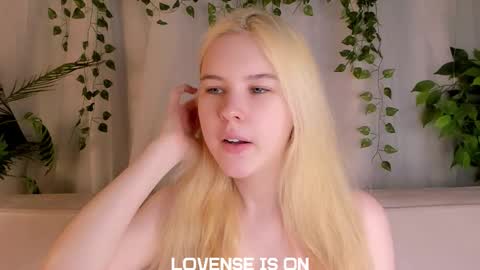 Snapshot of bezuya chatting on November 2025 01:38:01 AM Eliz online show from November 2025 01:38:01 AM