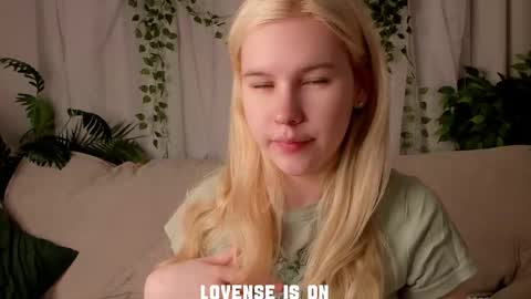 Snapshot of bezuya chatting on November 2025 01:39:02 AM Eliz online show from November 2025 01:39:02 AM