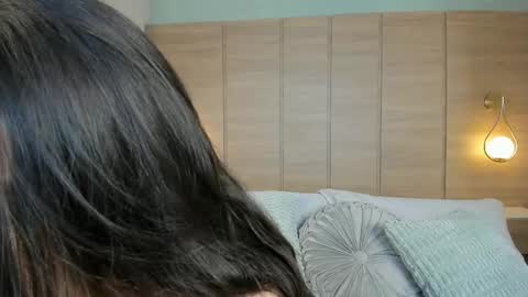 Bian  online show from September 2025 03:28:01 AM