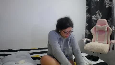 Bianca Tuesday to Sunday from 2am to 6am UTC-5 online show from February 2026 09:03:02 AM