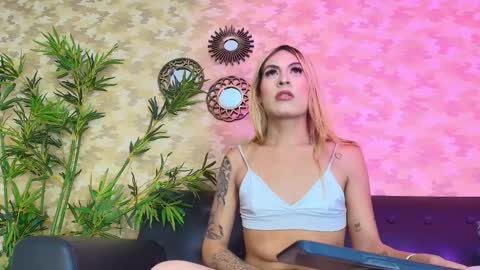 Snapshot of biancamonroe_ chatting on February 2025 04:15:01 PM Bianca online show from February 2025 04:15:01 PM