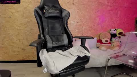 Snapshot of biancastrongg chatting on March 2025 08:30:01 AM Biancastrong.. IGThebiancastrong online show from March 2025 08:30:01 AM