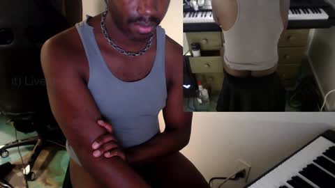 BicepsandFrot online show from March 2025 12:01:02 PM