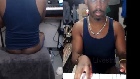 BicepsandFrot online show from September 2025 01:18:01 AM