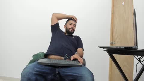 Tommy online show from November 2025 01:59:01 AM