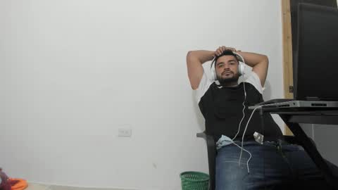 Tommy online show from December 2025 08:54:02 AM