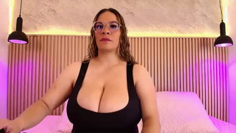 Snapshot of big_tits_in_your_face chatting on October 2025 04:51:01 PM Tell me Sophia online show from October 2025 04:51:01 PM