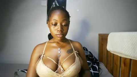 bigass001_ online show from November 2025 05:25:01 PM