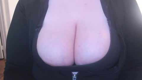 bigbittiesandfun online show from January 2025 02:11:02 AM