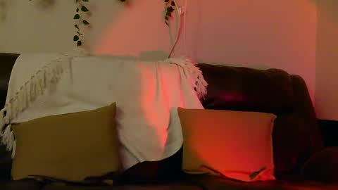 Snapshot of bigbittyblonde chatting on December 2024 04:07:02 AM Melenie Mel online show from December 2024 04:07:02 AM