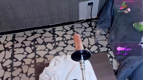 VIOLETA online show from November 2025 09:04:01 PM