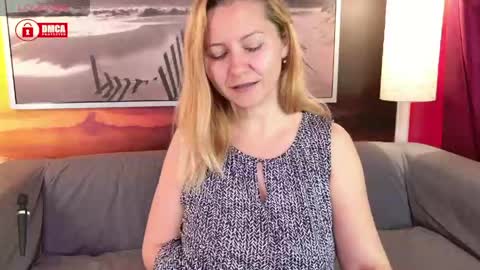 Snapshot of bigboobsarri chatting on May 2026 07:58:01 AM BigBoobsArri online show from May 2026 07:58:01 AM