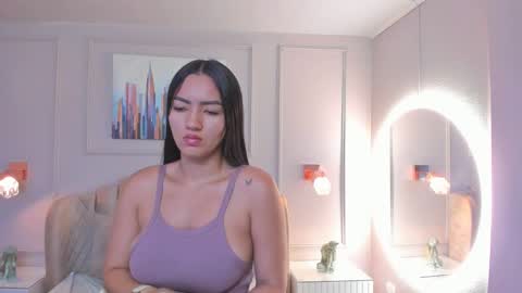 Snapshot of bigboobsnaughty1 chatting on January 2025 10:11:01 AM online show from January 2025 10:11:01 AM