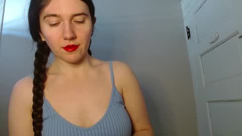 Isabella online show from February 2026 06:01:01 PM