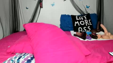 bigbuttsarena online show from December 2024 05:55:01 PM