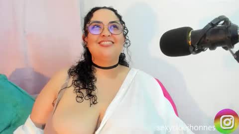 Snapshot of bigcloe chatting on September 2025 06:02:01 AM Cloe online show from September 2025 06:02:01 AM