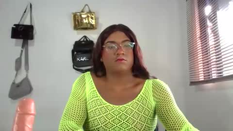 Snapshot of bigcrisblack chatting on September 2025 05:40:02 PM cristina online show from September 2025 05:40:02 PM